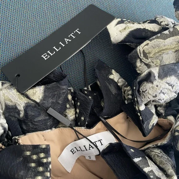 Elliatt Black and Cream Floral Midi Dress - Picture 9 of 10